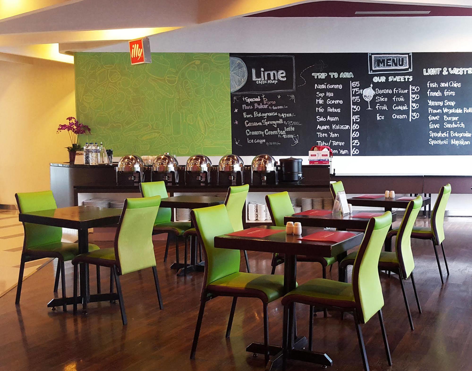 Favehotel Pluit Junction Jacarta Exterior foto